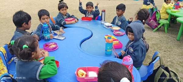 Outdoor Classroom Week for Classes PG - KG