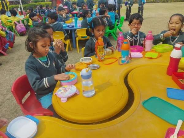 Outdoor Classroom Week for Classes PG - KG