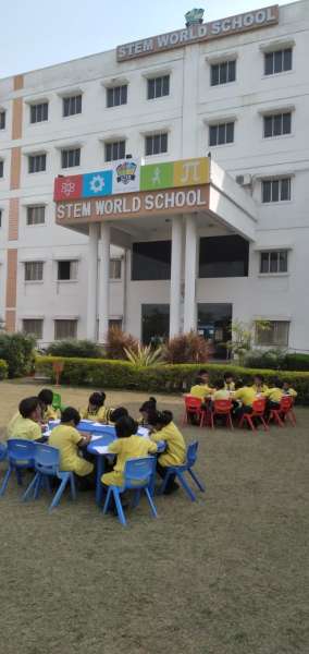 Outdoor Classroom Week for Classes PG - KG