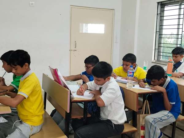 Interhouse Art Competition Classes 6 – 8 (2025)